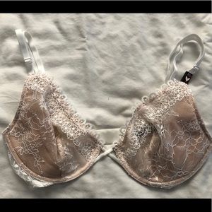 Very Sexy Push Up w/o padding.